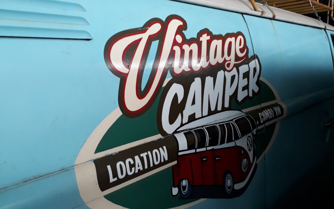 logo vintage camper paint a la main