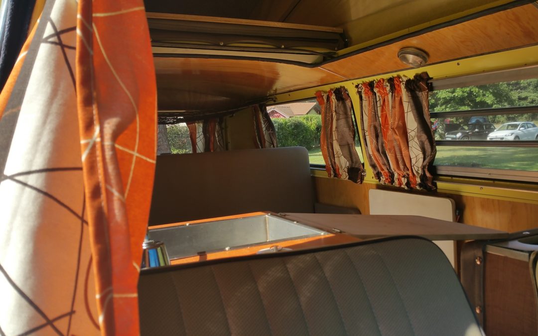 interieur d’un fourgon aménagé en location