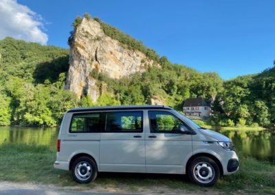 Voyager en simplicité – Vintage camper corse