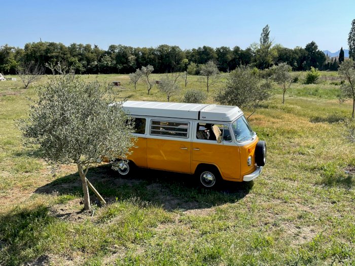 Combi Van Jaune Attend