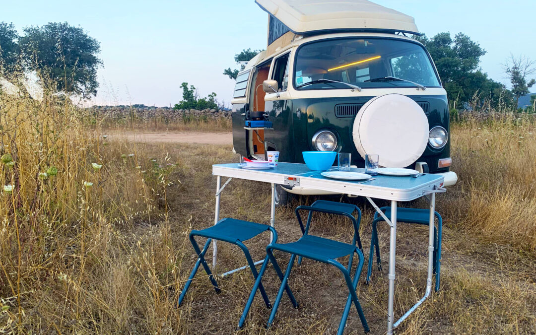 Son van pour des vacances inoubliables ! vintage camper corse