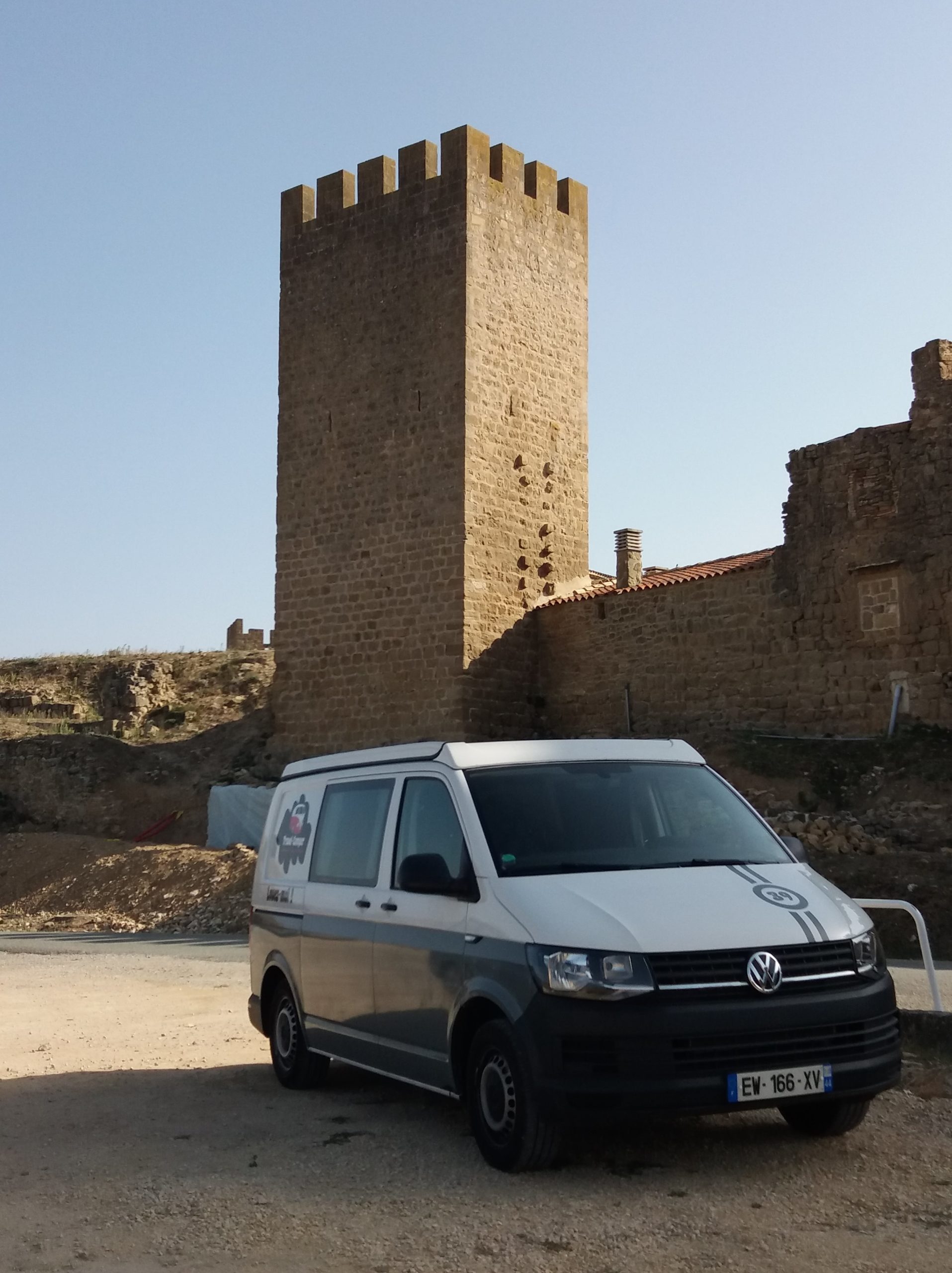 Louer un van amenage depuis Bordeaux vers le desert des Bardenas Vintage Camper