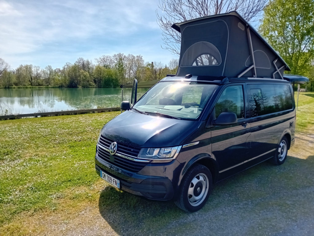 Partez à la découverte de l'Occitanie à bord de notre van aménagé Transporter California Coast T6.1"